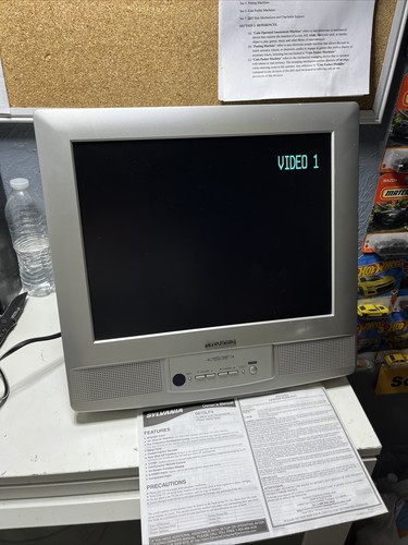 Sylvania 15" LCD Color Gaming TV 6615LF4 w/Built in Easel St