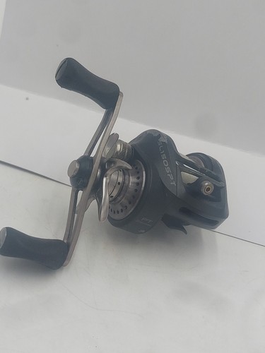 Quantum Smoke SL150HPT Baitcaster Reel RH For Bass Lure Bait Flipping Casting