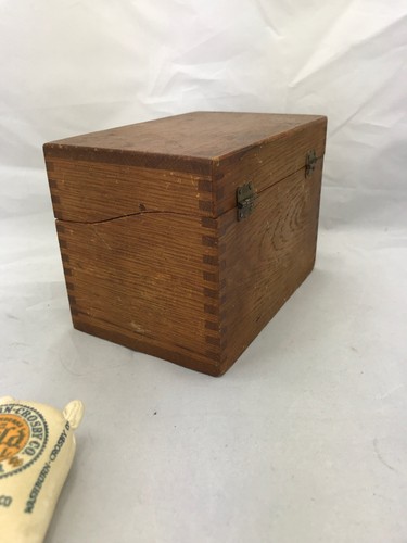 Vintage Gold Medal Flour Betty Crocker Wood Recipe Box with cards flour bag