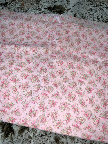 Vtg  PINK Flower Floral Cotton Fabric Quilt 128” x 45” 3.5 Yds Green Chic