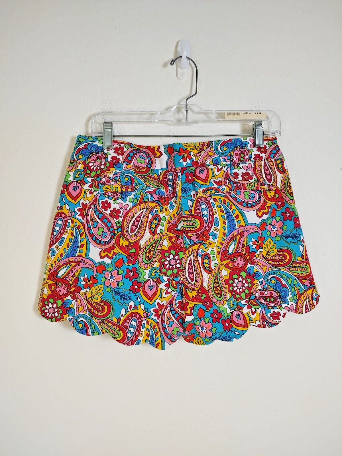 Attyre New York Shorts Womens Size 6 Scallop Hem