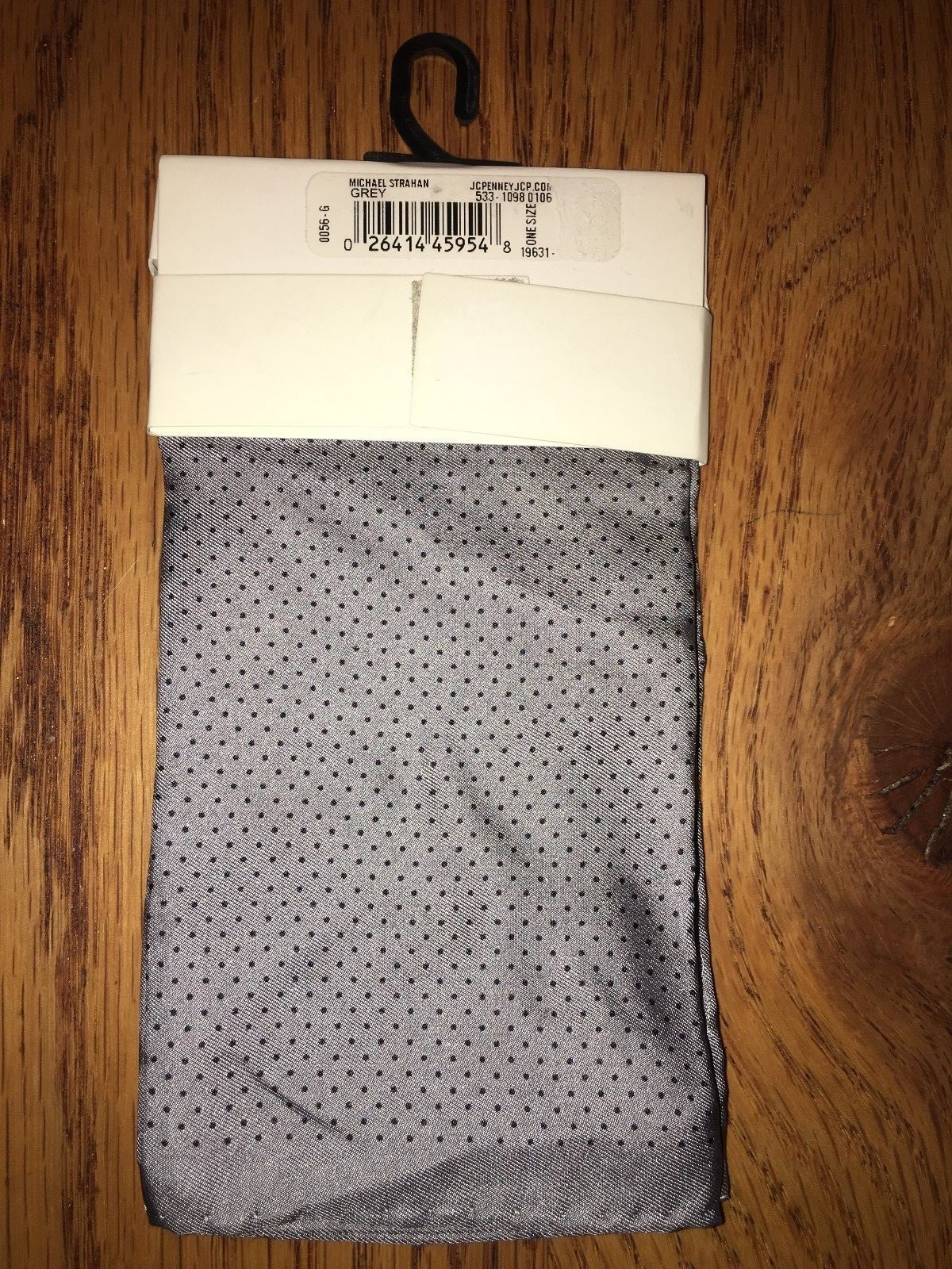 NWT One Size COLLECTION BY MICHAEL STRAHAN Silk Grey polka dot POCKET SQUARE