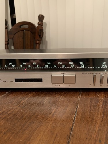 Sansui Classique T-700 AM/FM Tuner