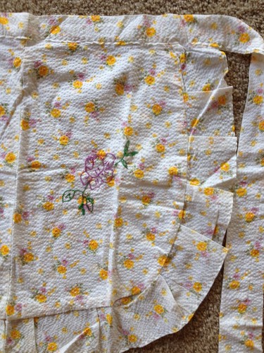 VINTAGE HOSTESS Kitchen APRON Seersucker Yellow/WHITE Floral Embroidery Handmade