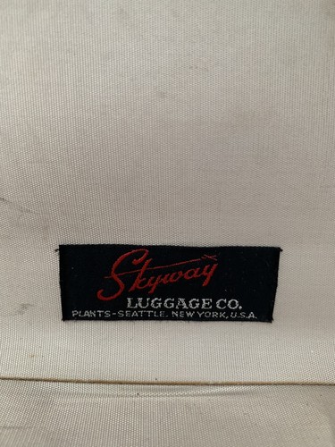 Vintage Skyway Luggage Hard Shell Brown Leather suitcase /train case-made in USA