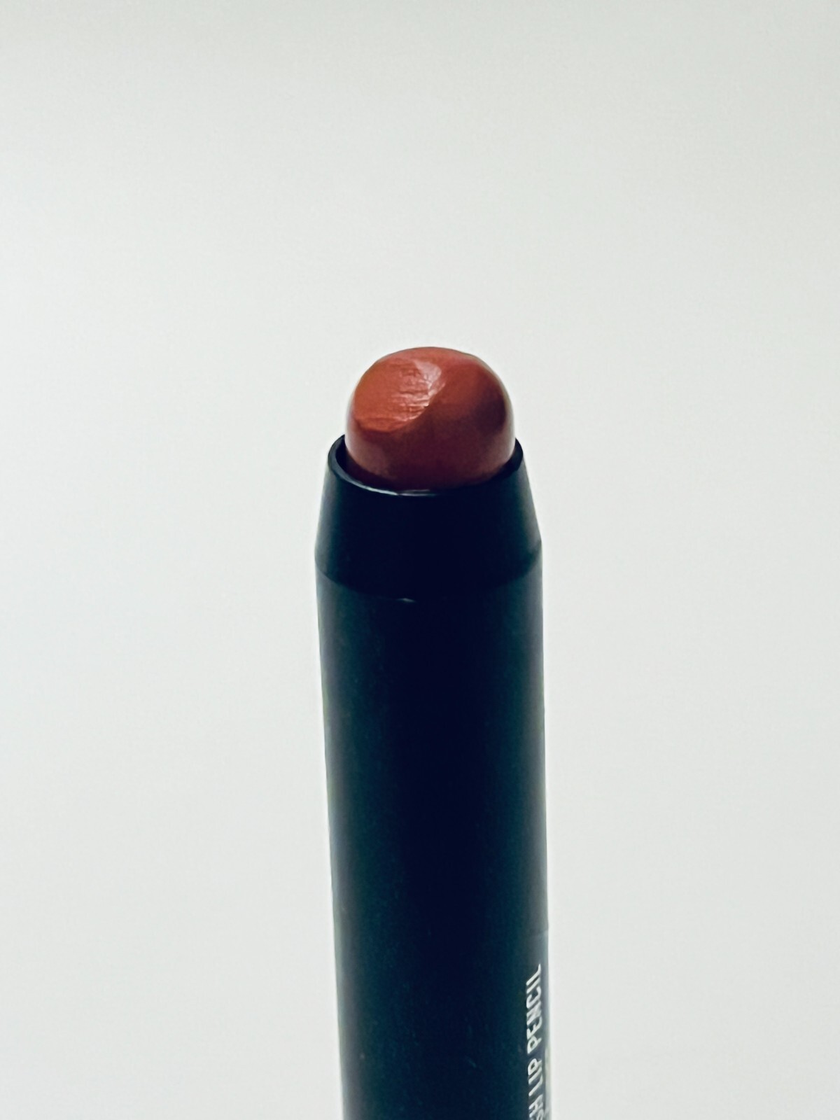 Mac Patentpolish Lip Pencil CLEVER Full size 0.08 Oz New Unbox Damaged tip