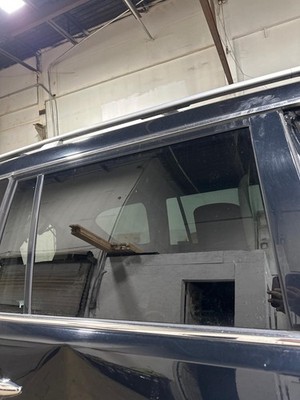 11 12 13 INFINITI QX56 Rear Door Window Glass Passenger