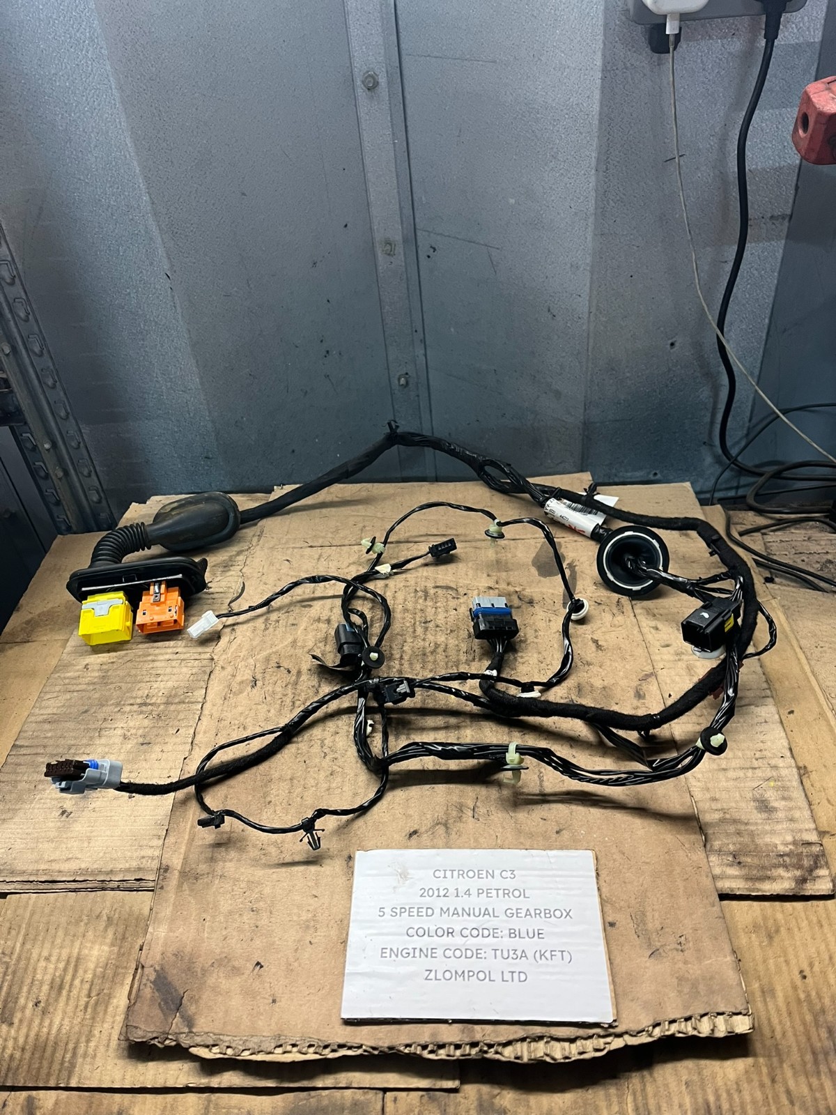 Citroën C3 2012 1.4 Petrol - Near Side Front Door Harness Wiring Loom 39199565
