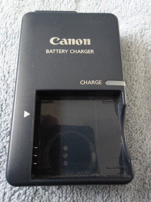 Canon Battery Charger. Chargeur De Batterie Cb - 2lve G- V04484 Appareil Photo 