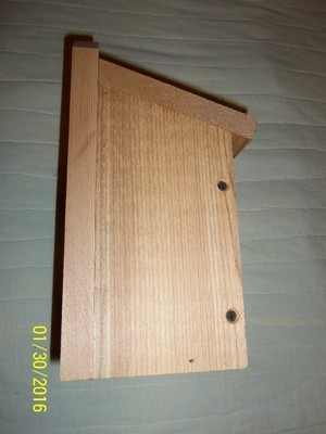 NEW, CEDAR/REDWOOD BLUE BIRD HOUSE ,(NOTHING BUT  QUALITY), MADE IN USA