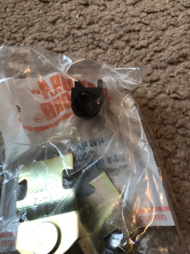 Lot of 42 Hydra-Zorb 100037 Cushion Clamp Strut Mount 3/8