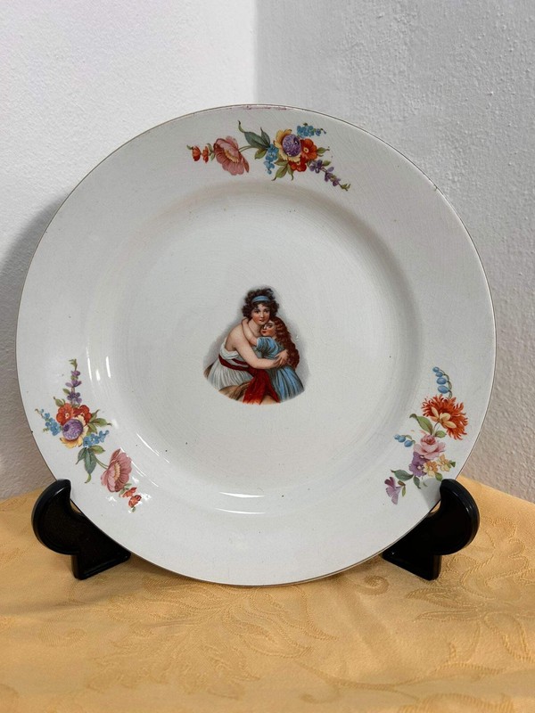 Piatto Piano In Ceramica Florio. Inizio Xx Sec.