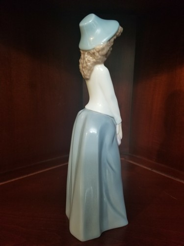 Lladro Nao  #1121 