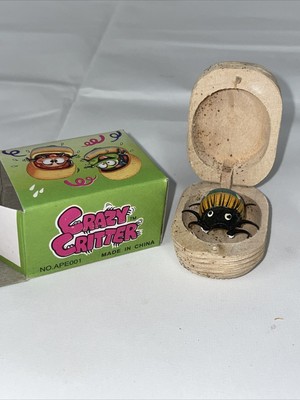 Crazy Critter Novelty Bug In A Nut Ladybug Moving Legs Beetle GREEN BOX VTG NOS