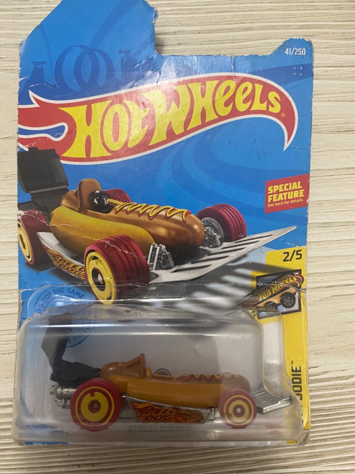 Hot Wheels Fast Foodie Street Wiener Hot Dog #2/5 #41/250 Hot Wheels Fast Foodie Street Wiener Hot Dog #2/5 #41/250
