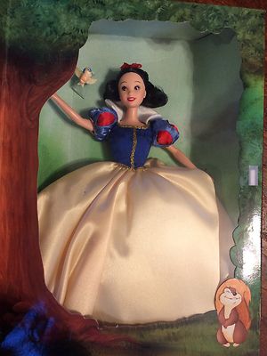 DISNEY SNOW WHITE DOLL 60TH ANNIVERSARY SIGNATURE COLLECTION  MATTEL LIMITED #2