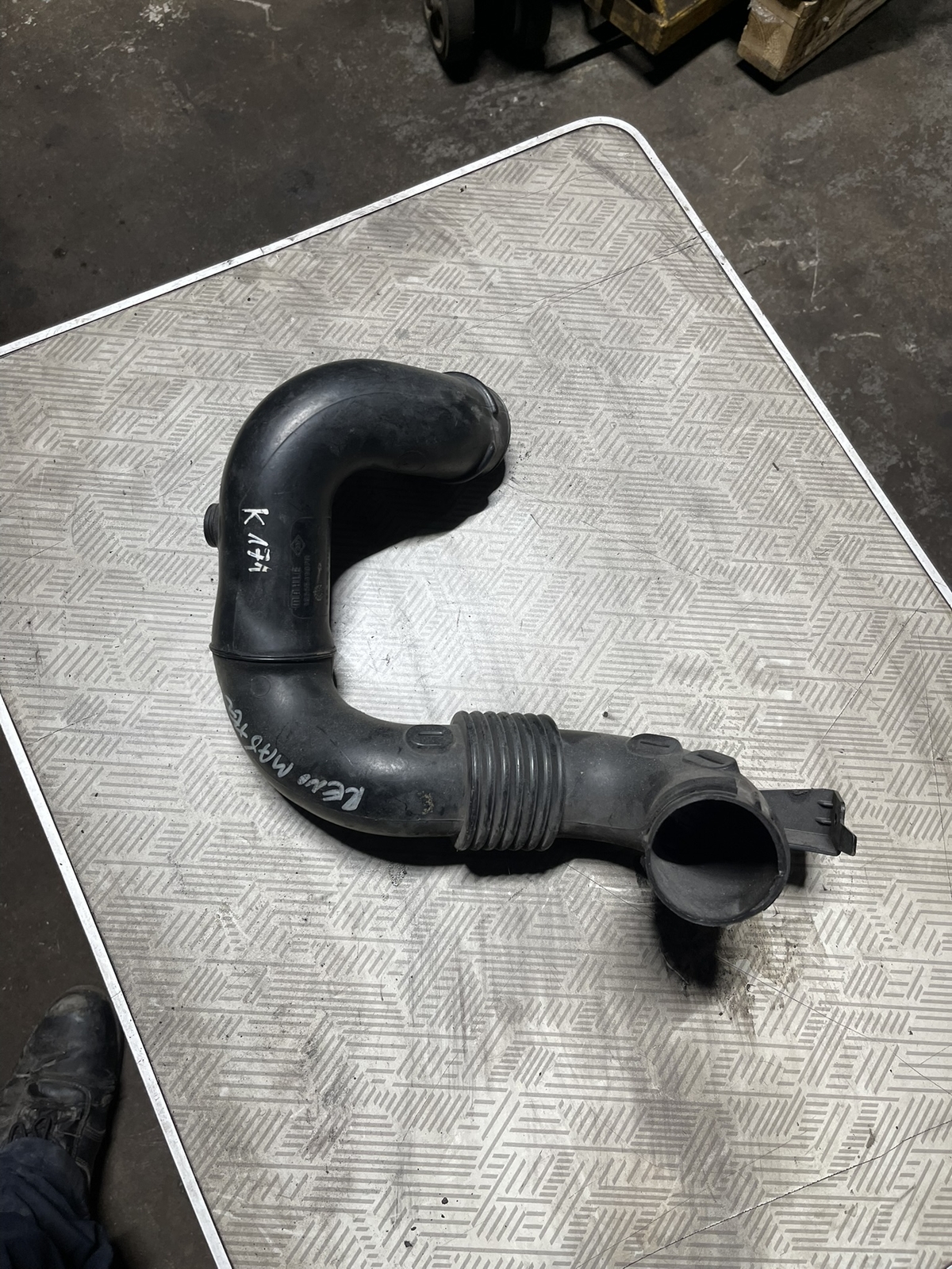 Renault Master/Vauxhall Movano 2.3 Diesel - Air Intake Hose Pipe 165554107R #2