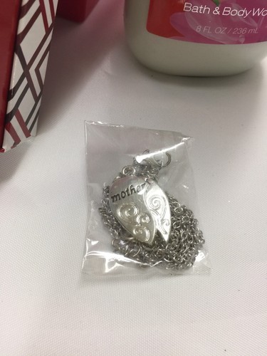 Ladies Slipper Gift Set Relaxation Sweet Vanilla Rose Mother Daughter Necklace