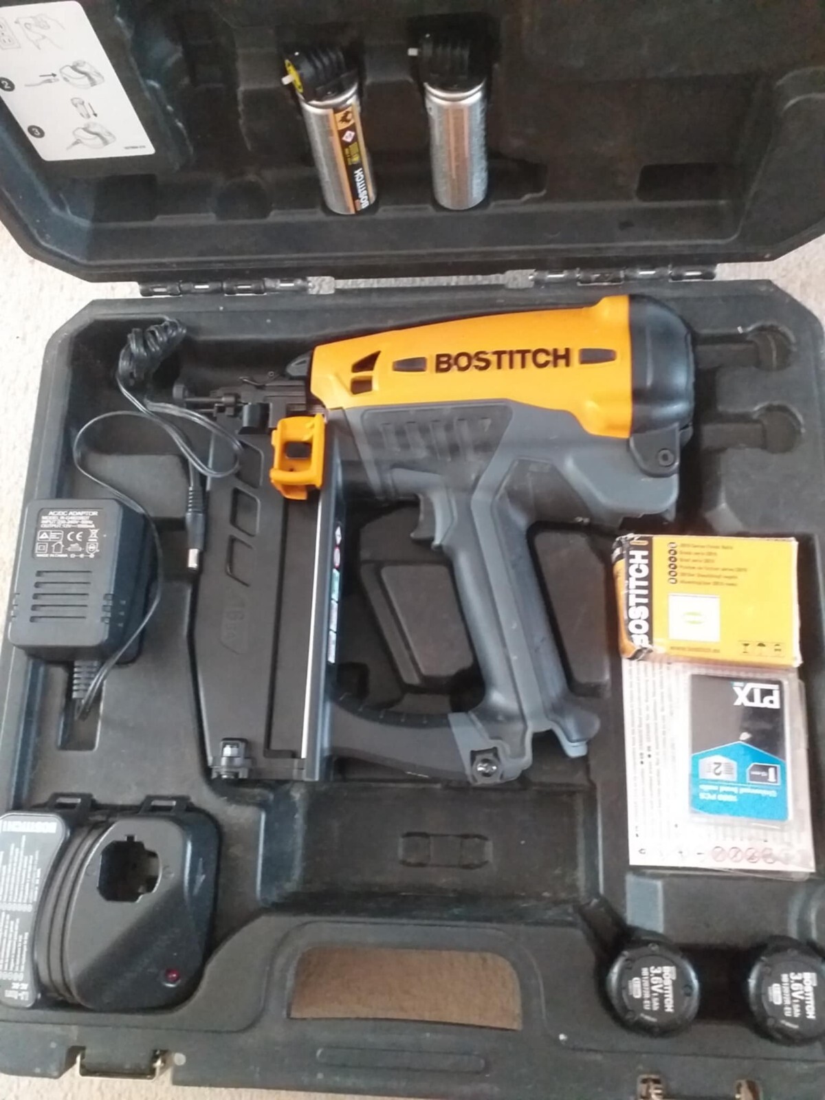 BOSTITCH 2インチ 16ゲージ フィニッシュネイル 1000-PACK Bostitch 2-1&frasl;2\" 16-Gauge Finishing Pneumatic Nails SB16-2.5-1M