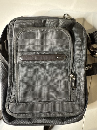 TUMI Alpha 13.5
