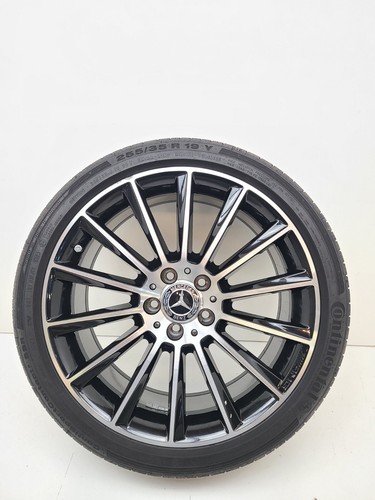 Mercedes-Benz AMG ホイールセット 235/50 ZR19 Mercedes-Benz AMG ホイールセット 235/50 ZR19