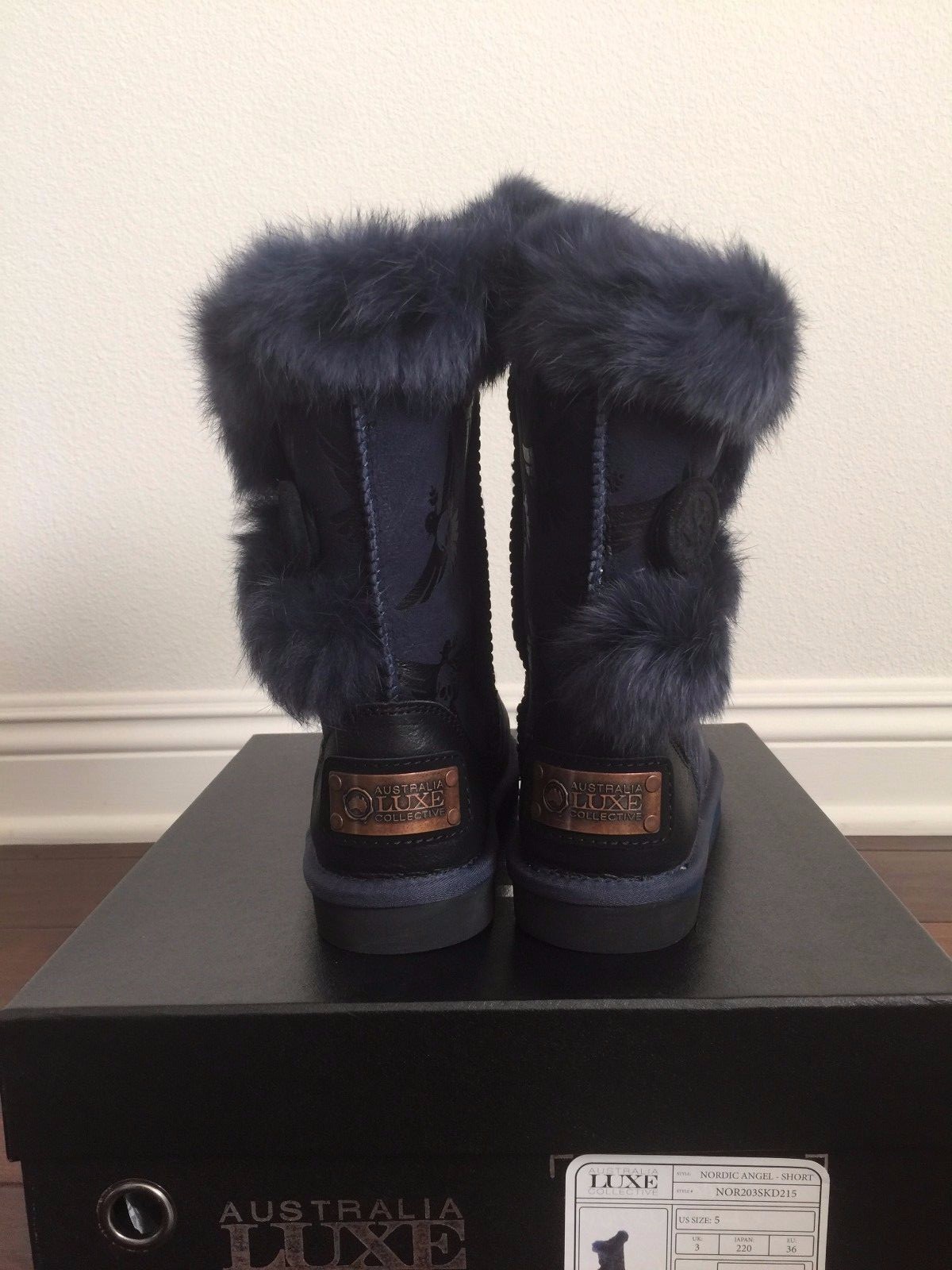 Pre-owned Australia Luxe Nordic Angel Short Sheepskin Skull Dove Iris Boots Free Key Chain