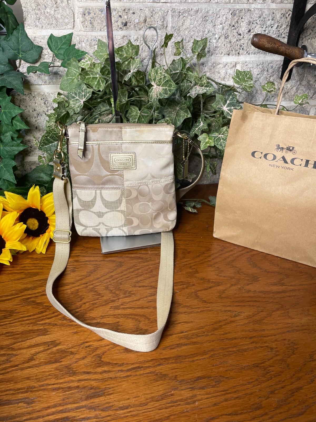 バッグ COACH Patchwork Signature Handbag Beige COACH Signature Patchwork Shoulder Bag/ Crossbody Bag