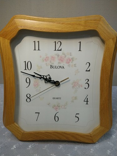 Vintage Bulova 11.75 x 13.25 Oak Wood Wall Quartz Clock C497