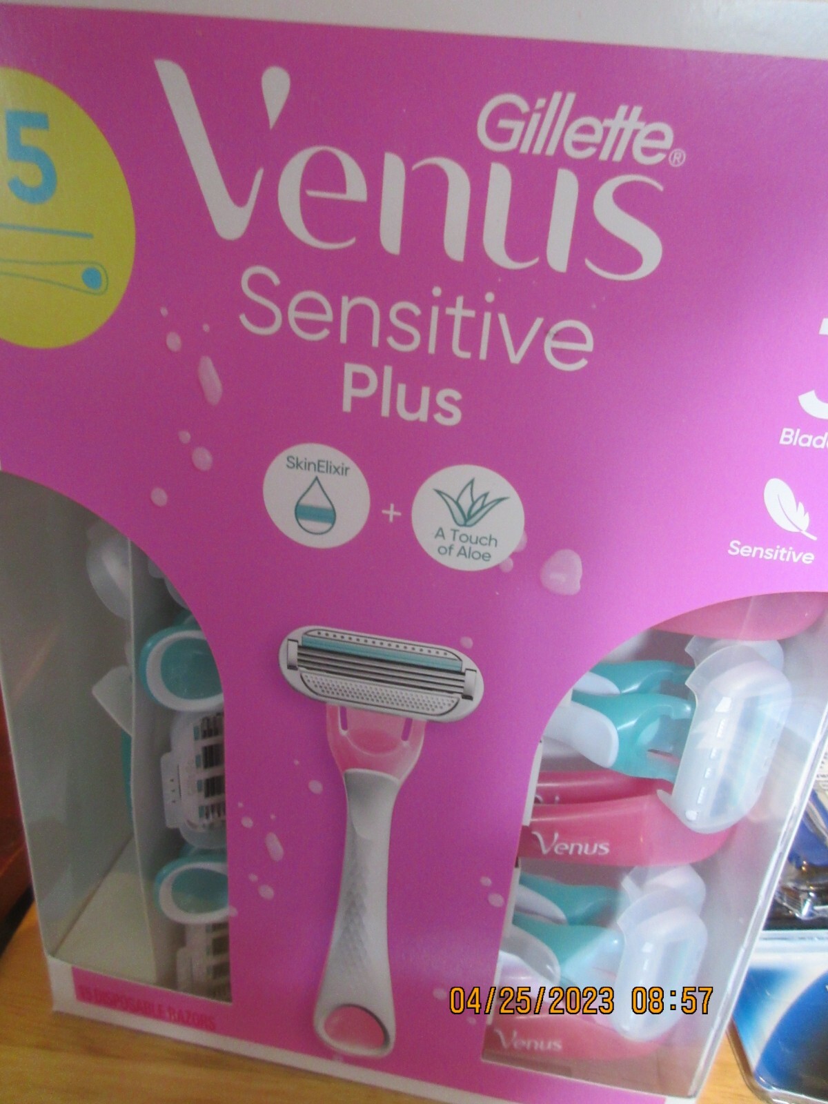 Gillette Venus Sensitive Plus 3 Blade Disposable Razor, 15-c