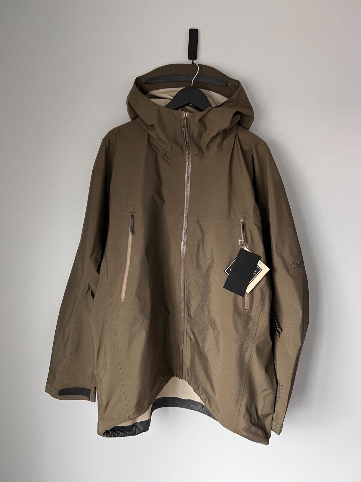 Arc'Teryx Leaf Alpha Jacket LT Gen 2.2 - Size XXL - Ranger Arc'Teryx Leaf Alpha Jacket LT Gen 2.2 - Size XXL - Ranger
