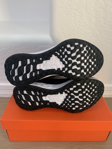 Nike Revolution 6 Extra Wide 4E Black/White Running Shoes DD8475-003 Mens Sizes