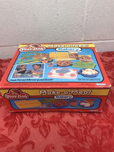 New Old Stock  Vintage 1988 Kenner Play-Doh Make-a-Meal Bakery