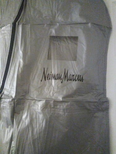 NEW NEIMAN MARCUS Logo Zipper Garment Suit Dress Travel Storage Bag Carrier