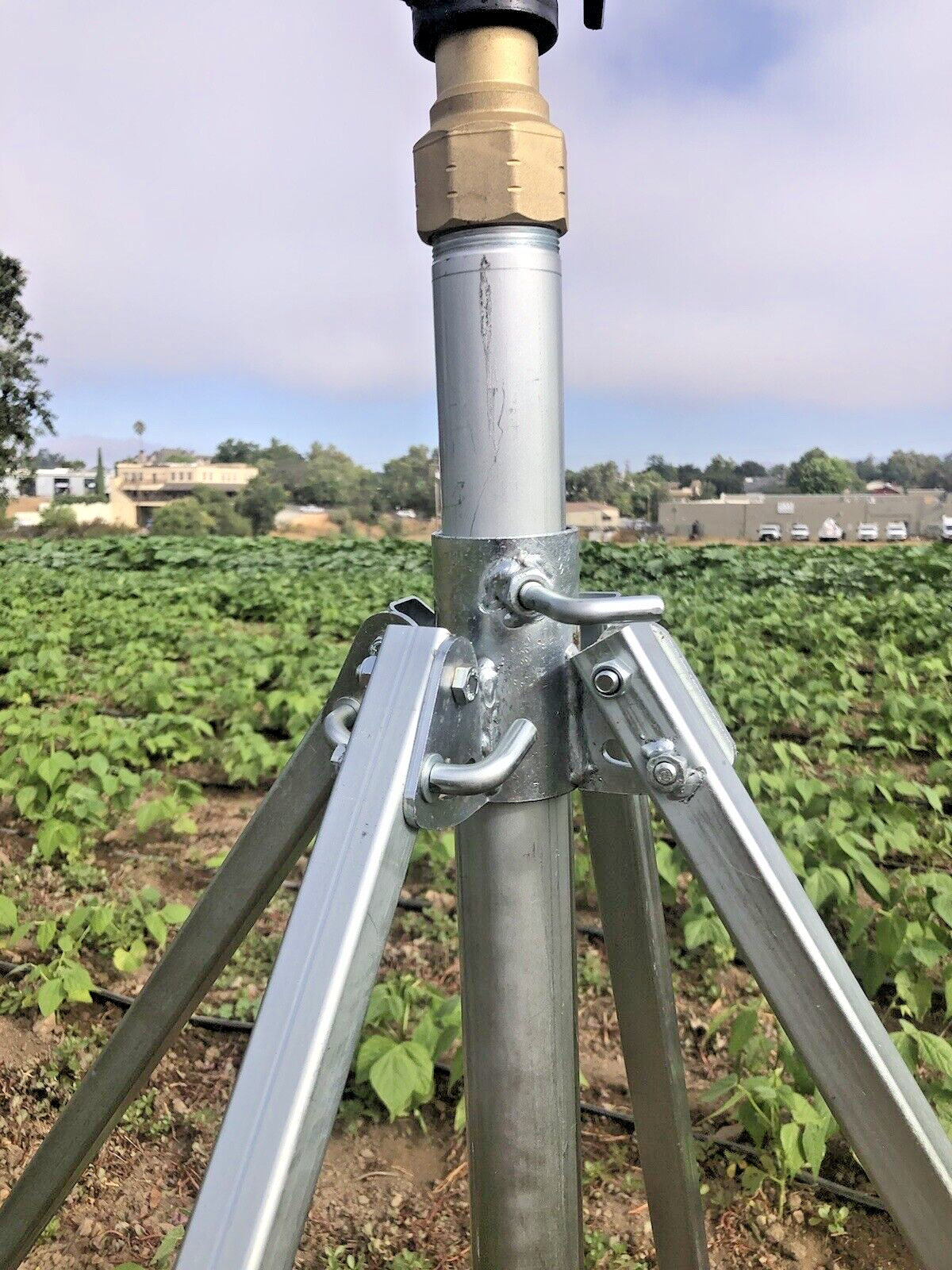 BIG YUZUAK IMPACT SPRINKLER & POD STAND PASTURE, ARENA, FARM 230' WATCH IT HERE!