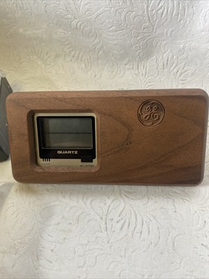 1969 Quartz Walnut Desk Clock Exclusively for GE ~ Salm Hong Kong