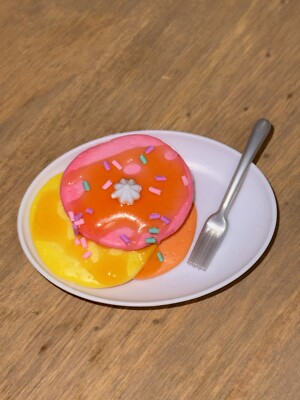 MGA Miniverse Make It Mini Food - All You Can Eat Rainbow Pancakes      No Resin
