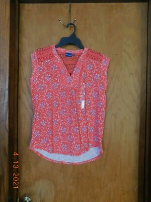 North Crest Sleeveless Top----Size Small