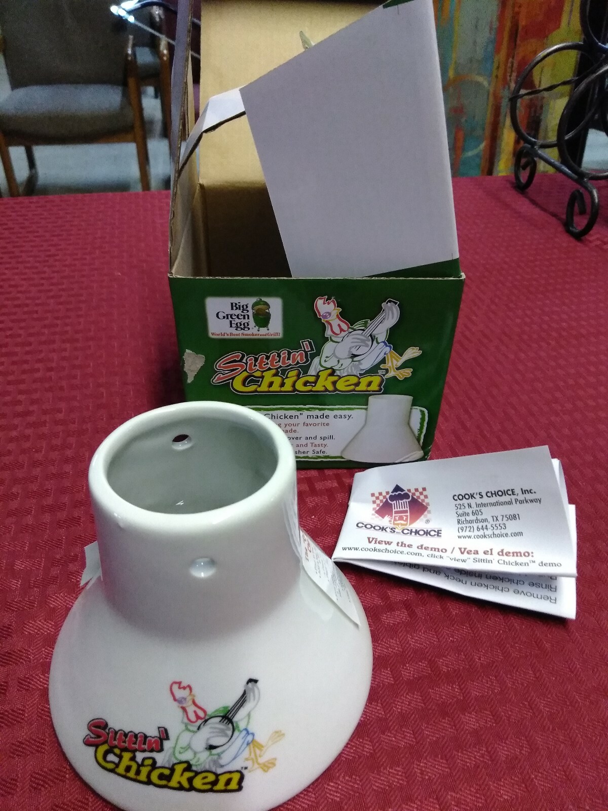 Sittin' Chicken    Ceramic    The Big Green Egg     New In Box