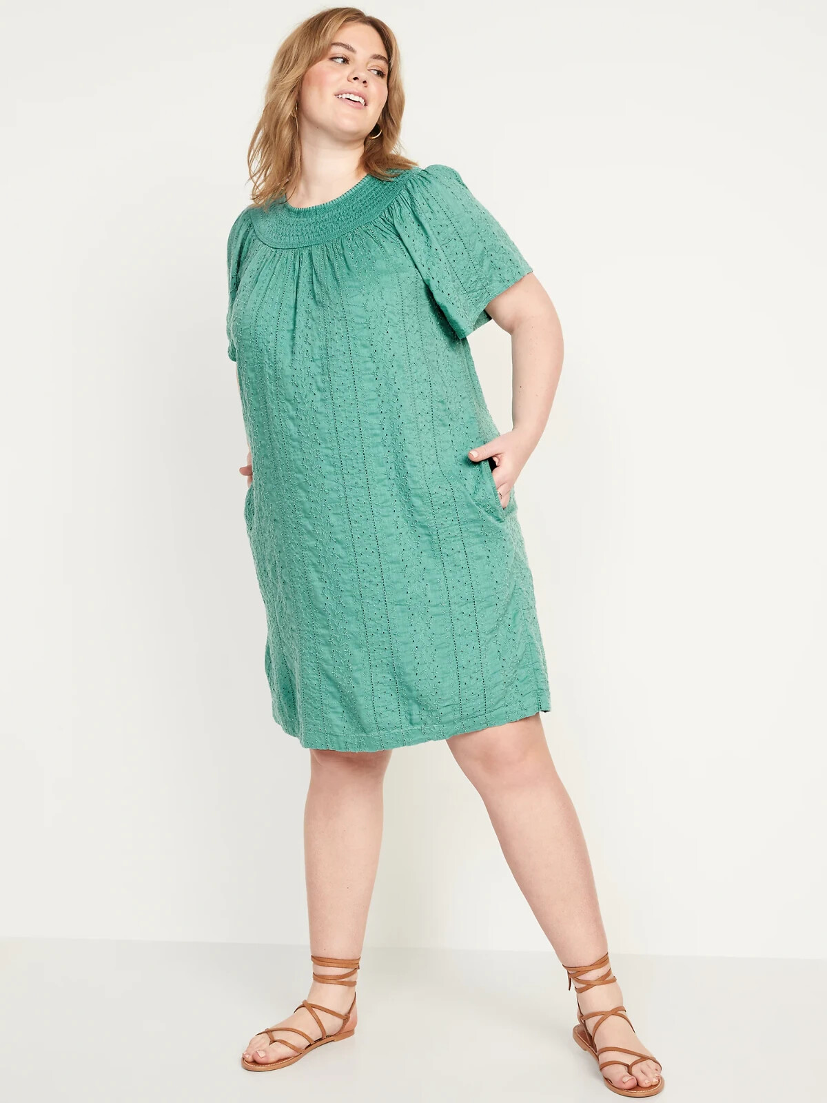 

Старая темно-зеленая рубашка с короткими рукавами и вышивкой, размер, Зеленый