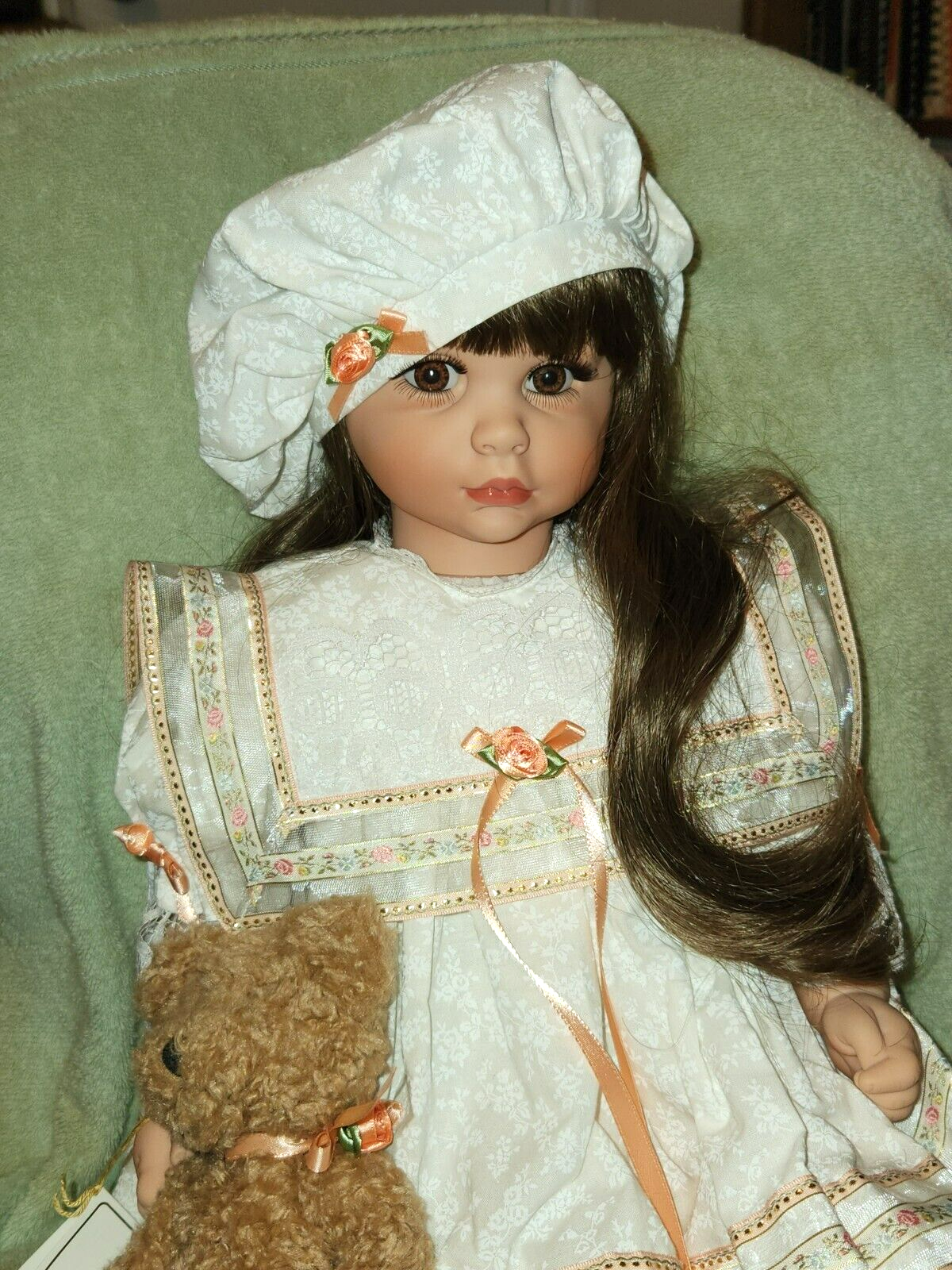 Victoria #191/400 w/ Stuffed Bear Lloyd Middleton Royal Vienna Doll