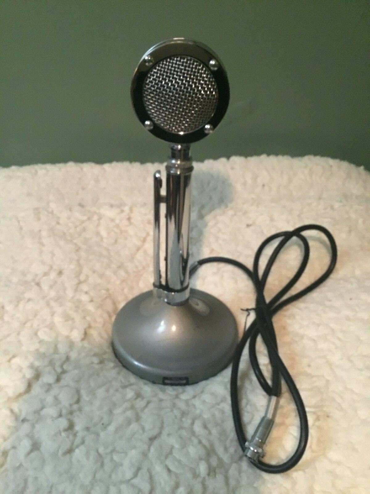 VINTAGE ASTATIC MICROPHONE MODEL D-104 WITH G-STAND FOR C.B. 