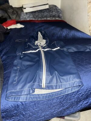 Old Navy boy windbreaker size 5T￼