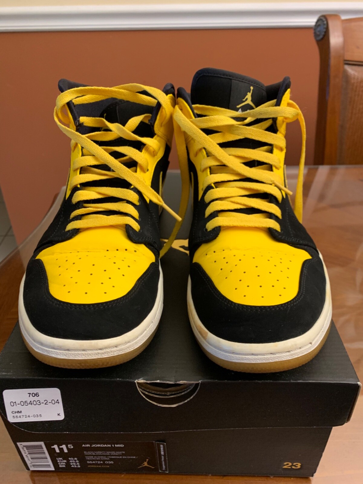 aj1 mid new love
