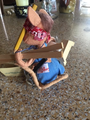 Annalee Mobilitee Doll 1994 Carpenter Female Mouse Habitat Hammer Saw Horse