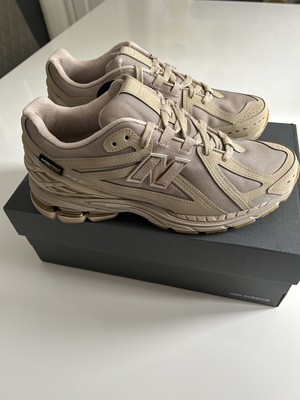 Men’s Beige New Balance Trainers UK size 8