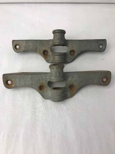 Antique Oarlock Sockets Edge Mount Cast Iron Vintage Varnish Row Boat Oar Lock