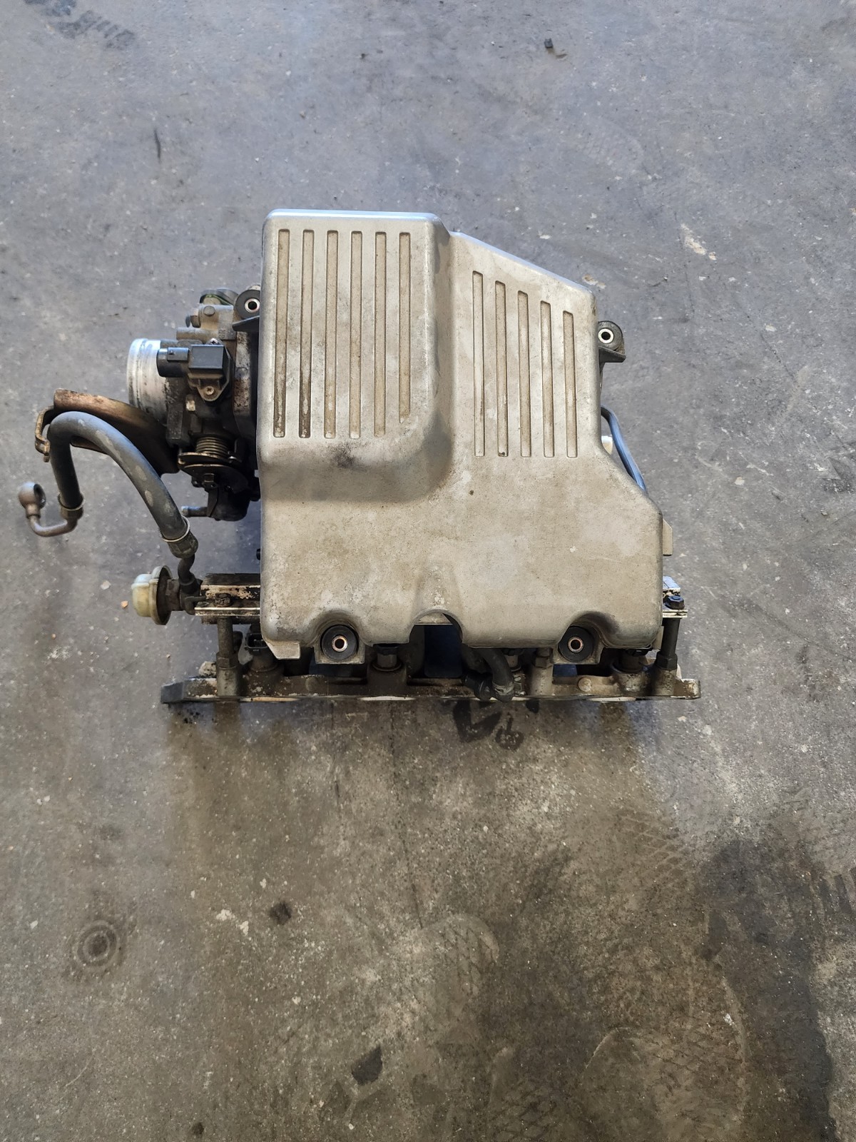 1997-2001 Honda CRV CR-V 2.0L DOHC OEM Intake Manifold B20z2