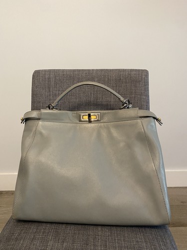 ハンドバッグ FENDI GREY LEATHER PEKABOO LARGE SOFT TOP HANDLE BAG Fendi Grey Leather Large Peekaboo Top Handle Bag | eBay