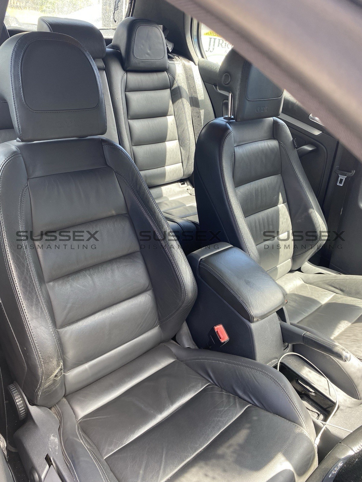 NOW WRECKING Volkswagen Golf 2008 MK5 GTI In Grey With 185,829KM - thumbnail 8