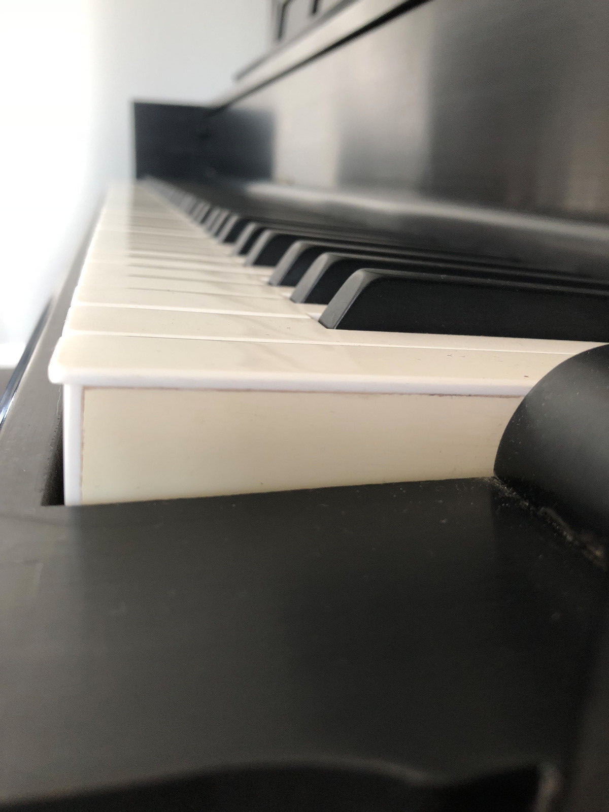 Steinway F-15 Upright Console Piano 42